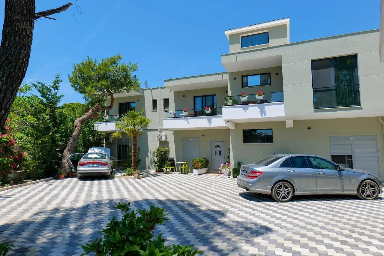 ***  Hotel Vila Celaj Vlorë Albánie