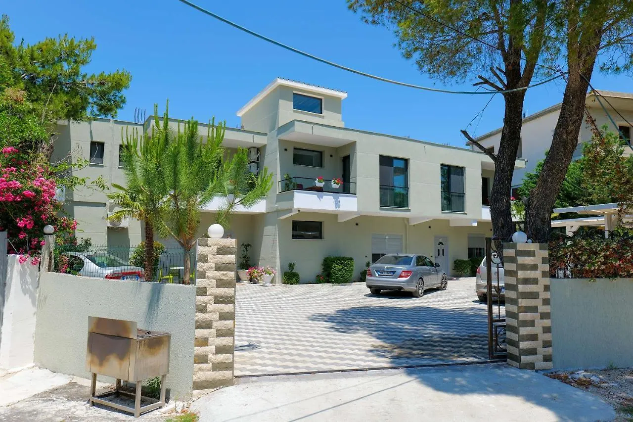 Отель Vila Celaj Влёра